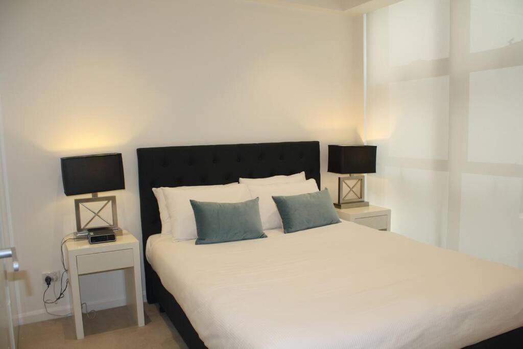Appartamento Large One Bedroom With Study-alb09203 *